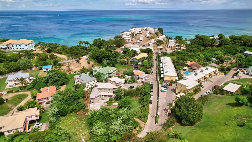 Property building, Sea view, Street view, Location