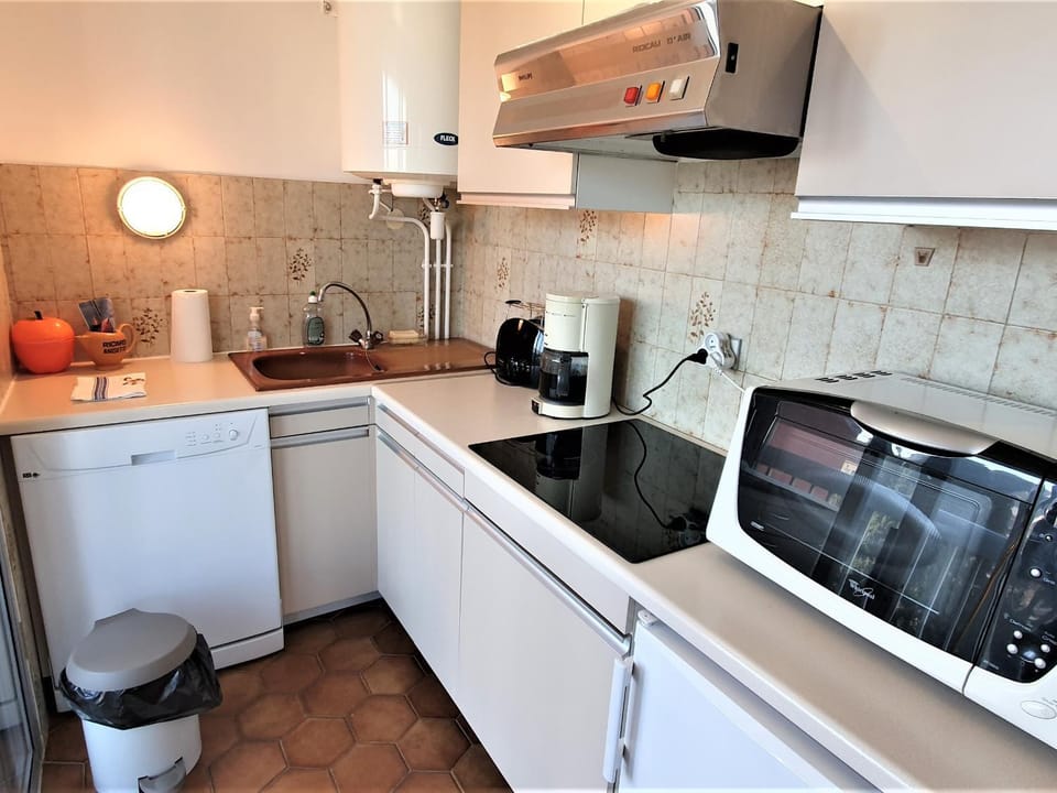 Studio à Sainte-Maxime avec parking, balcon, animaux admis - FR-1-780-37 Apartment in Sainte-Maxime