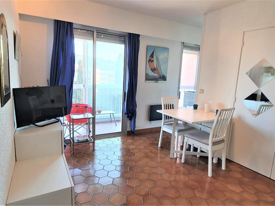 Studio à Sainte-Maxime avec parking, balcon, animaux admis - FR-1-780-37 Apartment in Sainte-Maxime