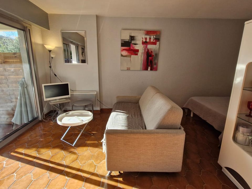 Studio climatisé avec parking, proche centre Sainte-Maxime - FR-1-780-60 Apartment in Sainte-Maxime
