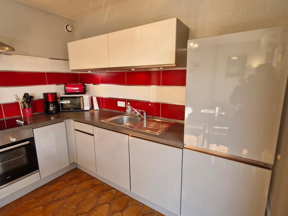 Studio climatisé avec parking, proche centre Sainte-Maxime - FR-1-780-60 Apartment in Sainte-Maxime