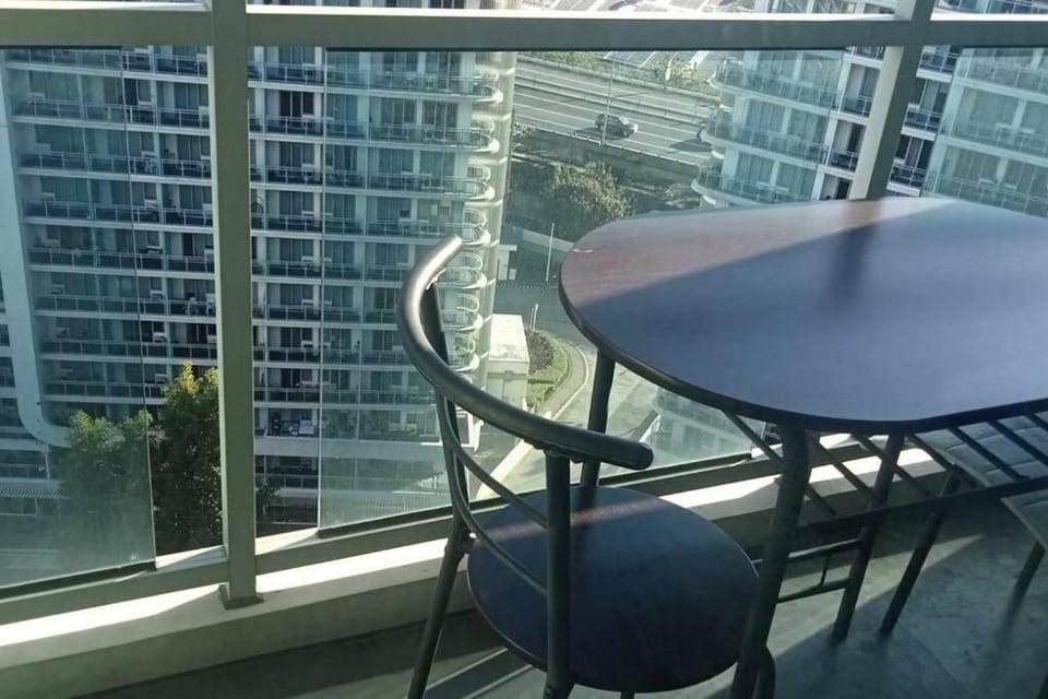 Azure Urban Resort a12 Wavepool near mall airport Apartment in Paranaque