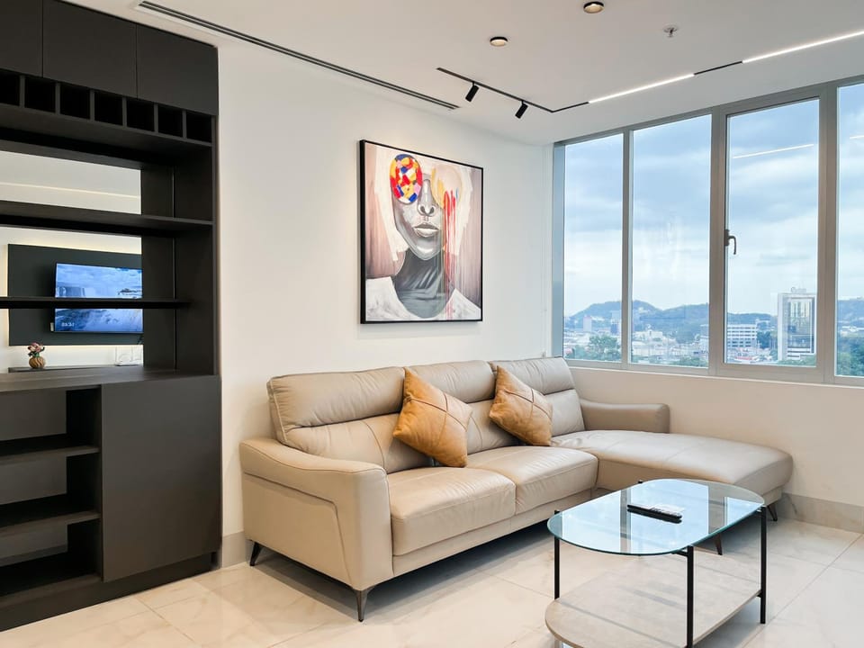 Depa de lujo con piscina y GYM cerca al Mall San Marino Apartment in Guayaquil