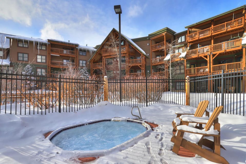 Tenderfoot Lodge 2617 by SummitCove Lodging in Colorado House in Keystone