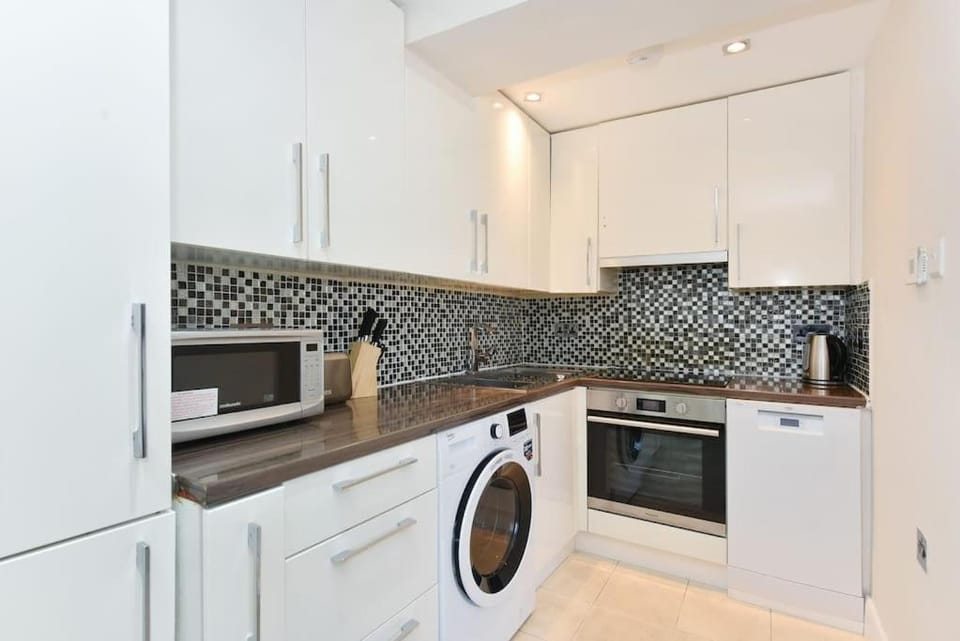 Kitchen or kitchenette, dishwasher, minibar, pet friendly, stove, washing machine