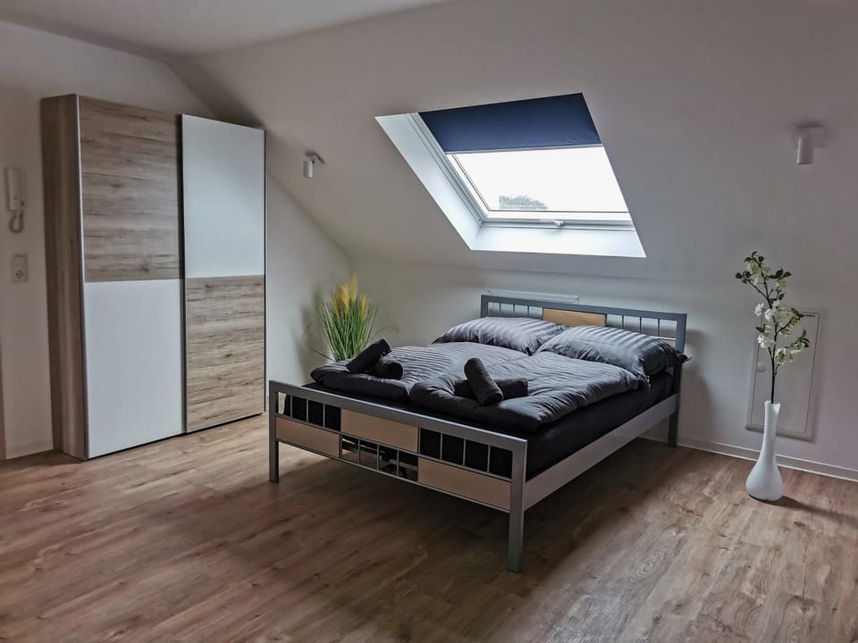 Bed, Photo of the whole room, Bedroom, towels, wardrobe