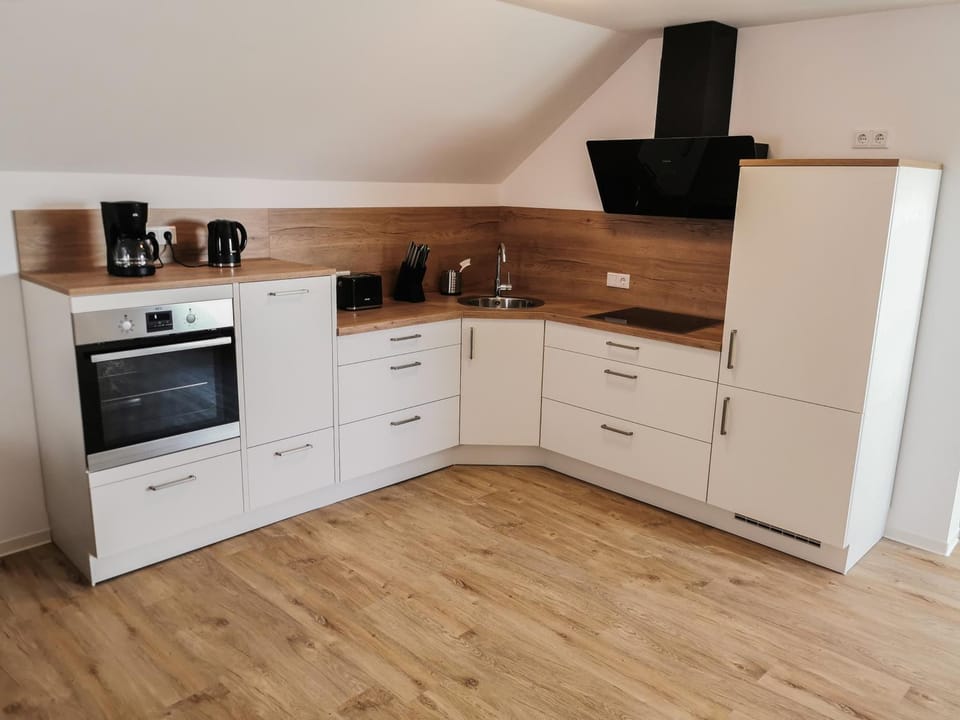 Kitchen or kitchenette, dishwasher, oven, pet friendly, stove, toaster