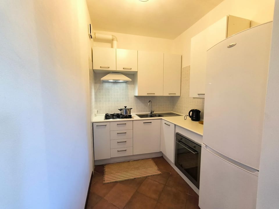 Kitchen or kitchenette, stove