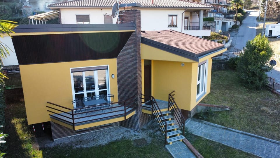 Property building, Day, Garden