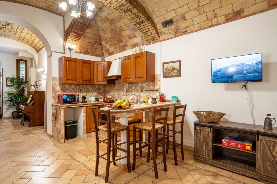 TV and multimedia, Kitchen or kitchenette, Dining area, minibar, pet friendly, stove