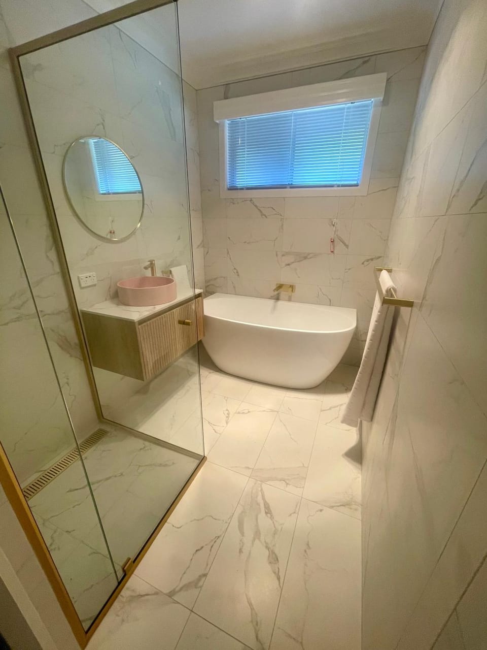 Shower, Bathroom, Bath, towels