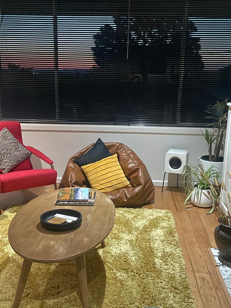 Yarra Valley Lifestyle Complete Home in Healesville Accommodates 6 adults Close to wineries Beautifully styled with excellent amenities Walk to town Welcome to No 4 Plenty of parking and outdoor space House in Healesville