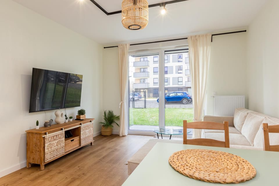 Communal lounge/ TV room, Bed, TV and multimedia, Living room, Photo of the whole room, Seating area, Dining area, Evening entertainment, Bedroom
