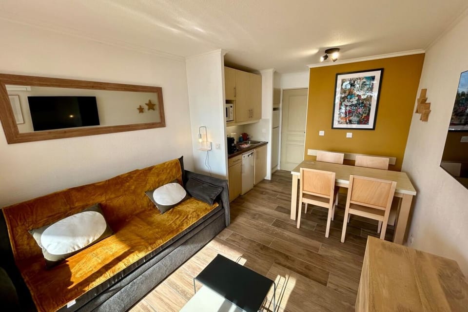 L'Anse de Pramousquier T2 Vue Mer ! Bord de plage Apartment in Le Lavandou