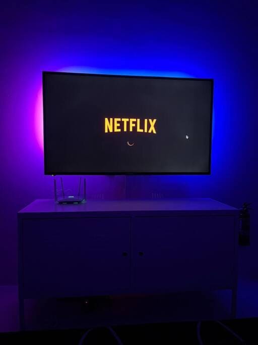 Communal lounge/ TV room, TV and multimedia