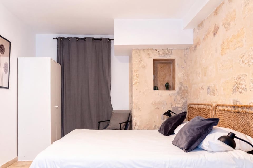 Gaïa - Maison chaleureuse intra-muros, 3 chambres House in Avignon
