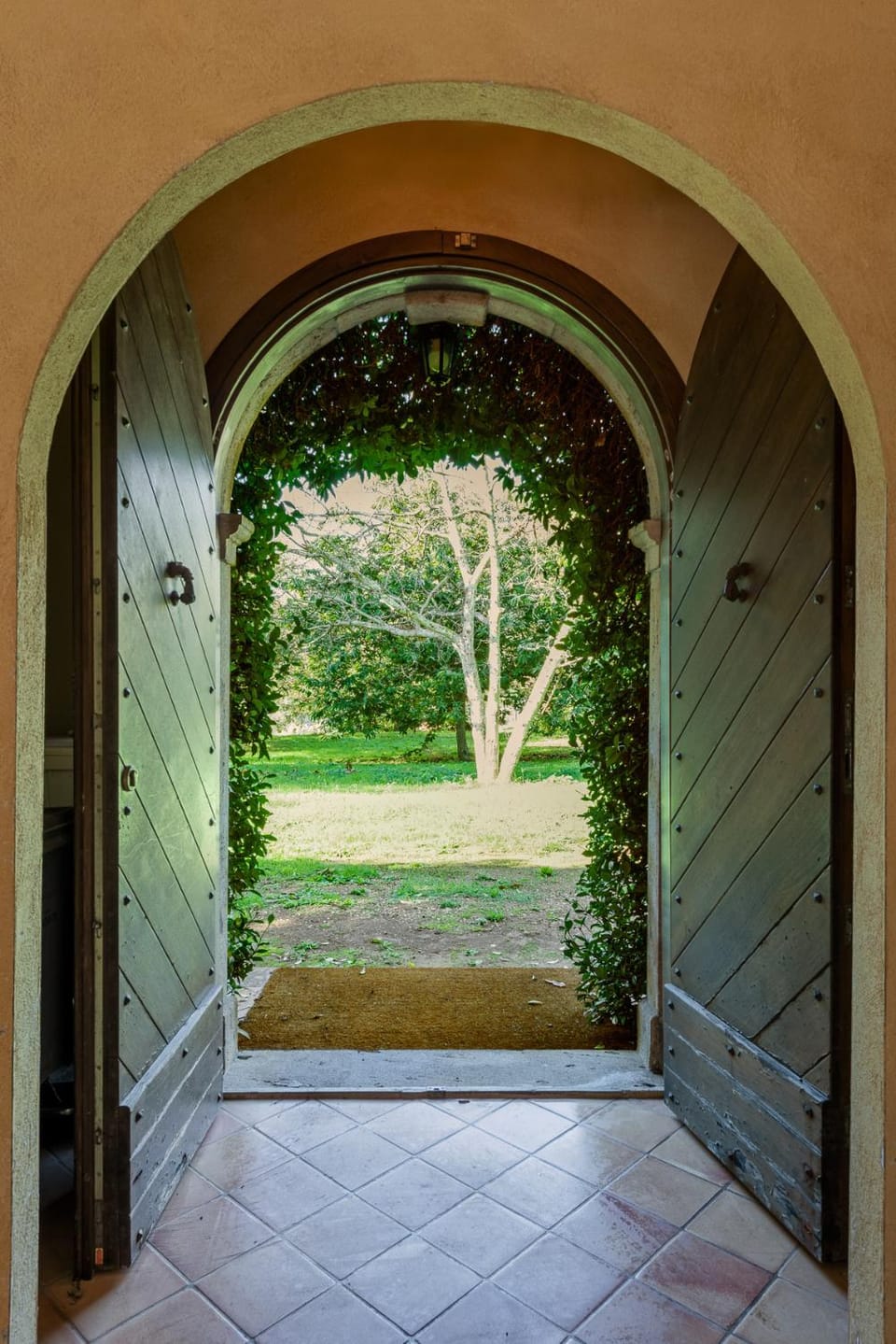 Facade/entrance, Spring, Day, Garden, Garden view