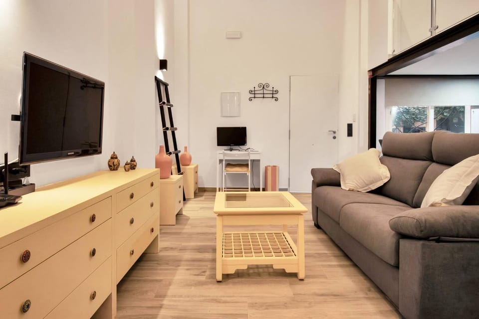 Communal lounge/ TV room, Living room
