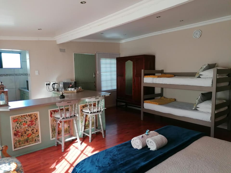 Hill Manor Room 2 Self catering unit Bed and Breakfast in North West, South Africa