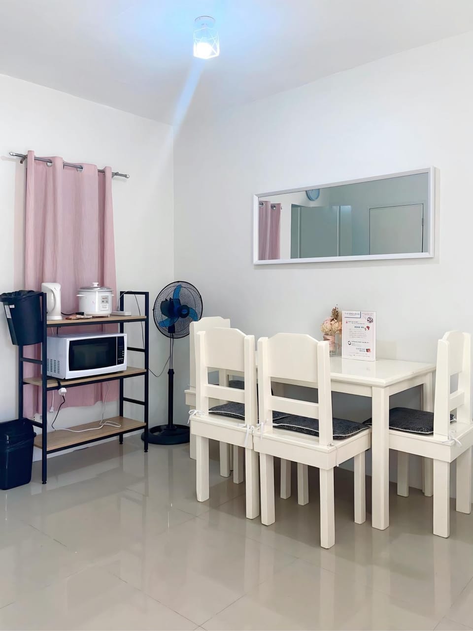 Dining area, minibar, pet friendly