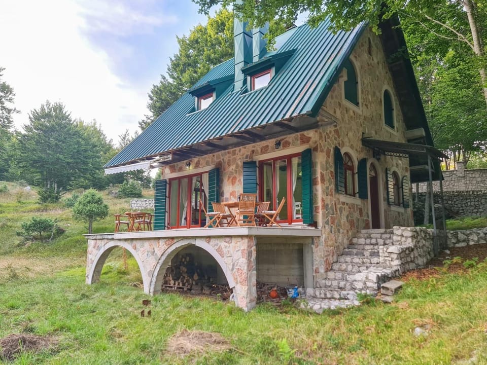 Lovćen Escape, Rustric House House in Montenegro