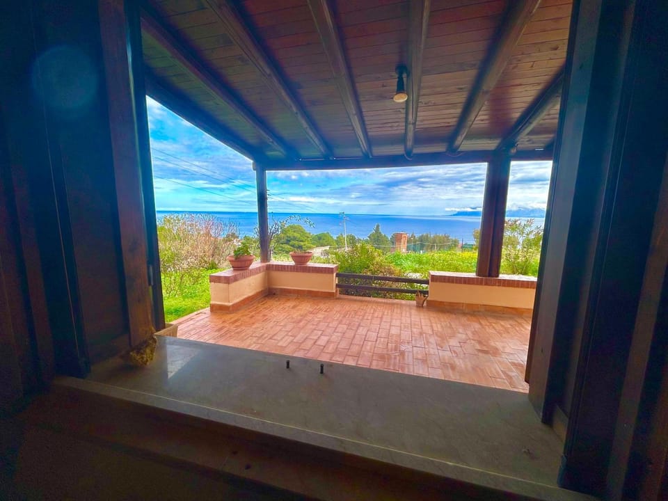 Patio, Day, Natural landscape, View (from property/room), Balcony/Terrace, Sea view