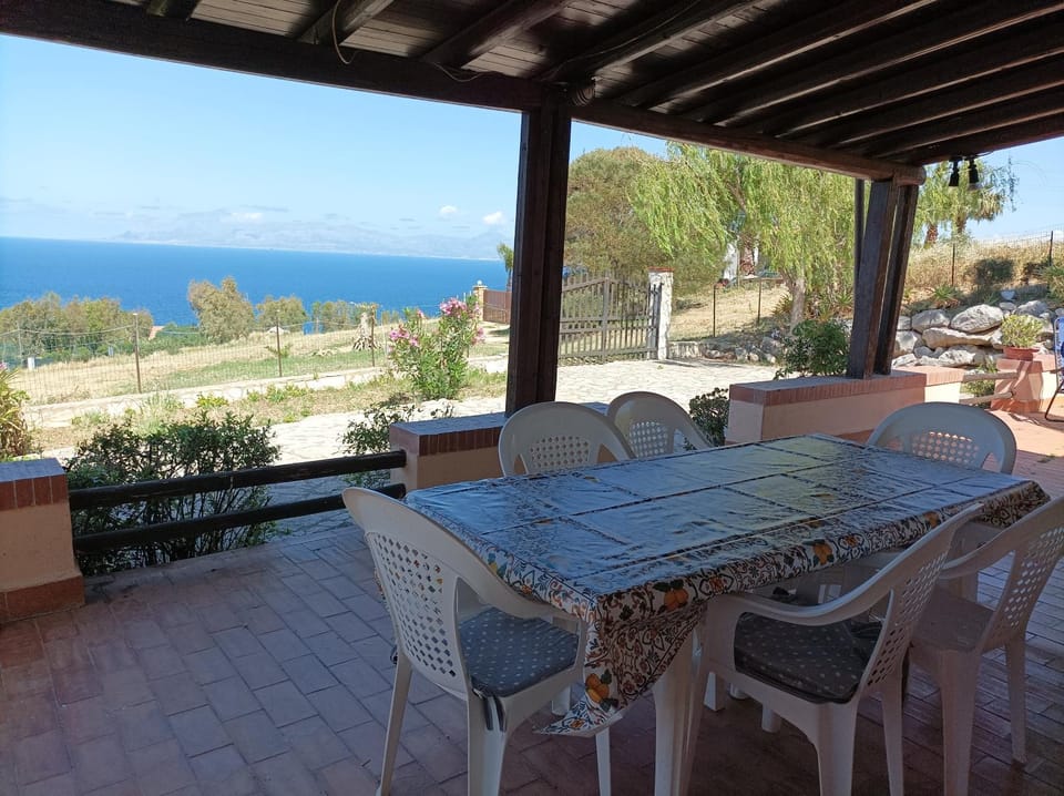 Patio, Day, Natural landscape, View (from property/room), Balcony/Terrace, Dining area, Sea view