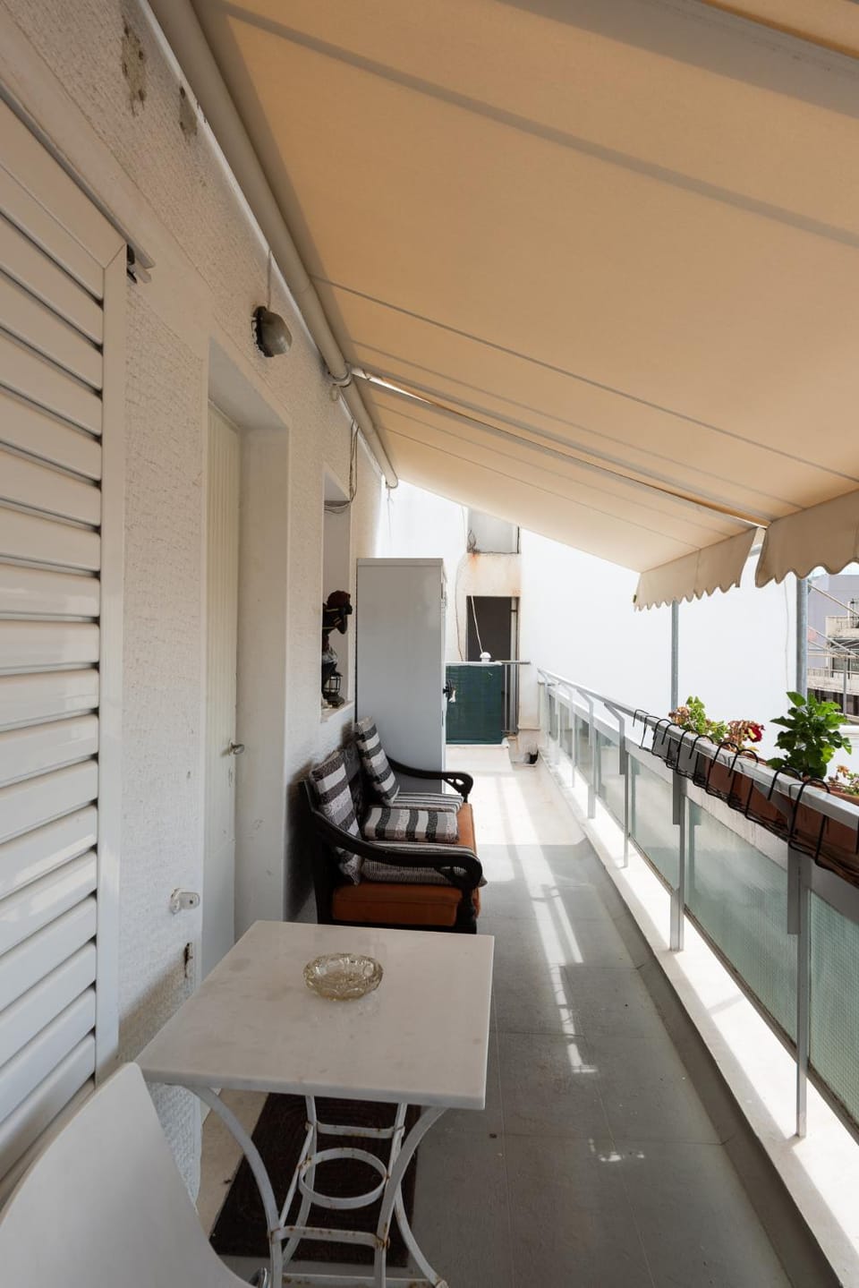 Patio, Day, View (from property/room), Balcony/Terrace, Living room, Seating area, Dining area