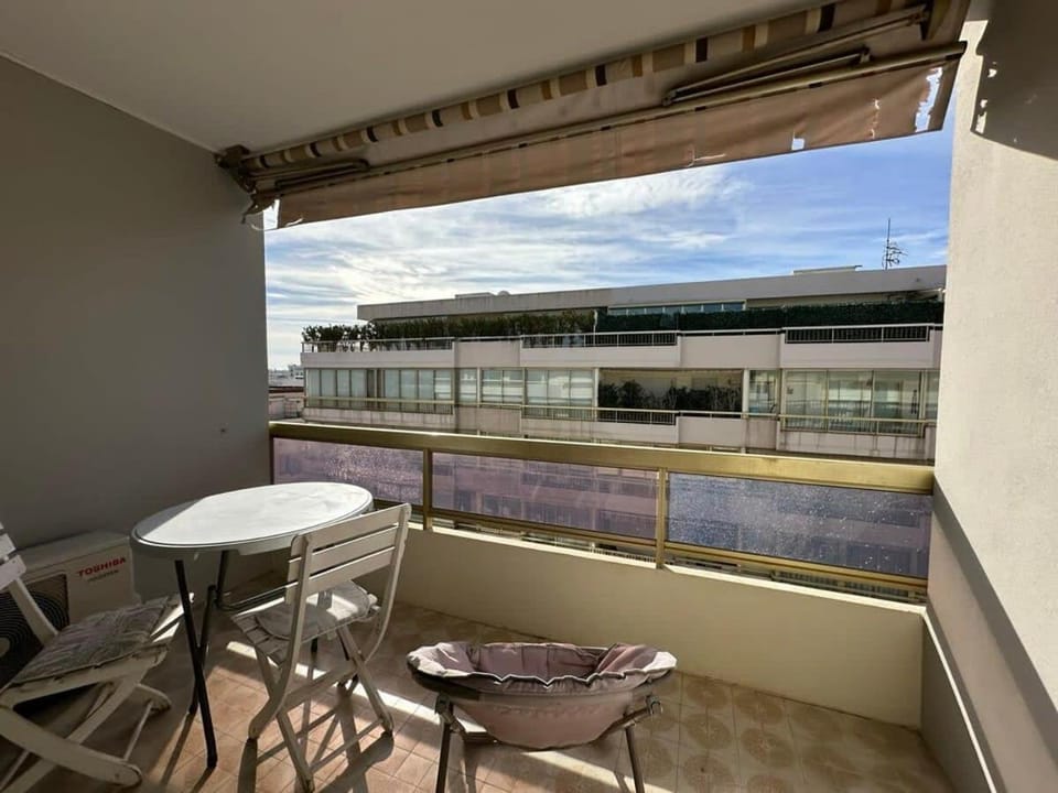 A017-Charmant 2 pièces à 200M de la Croisette Apartment in Cannes