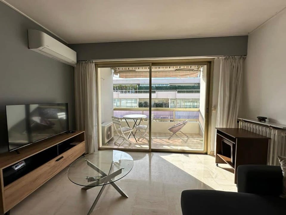 TV and multimedia, Balcony/Terrace, Living room, air conditioner