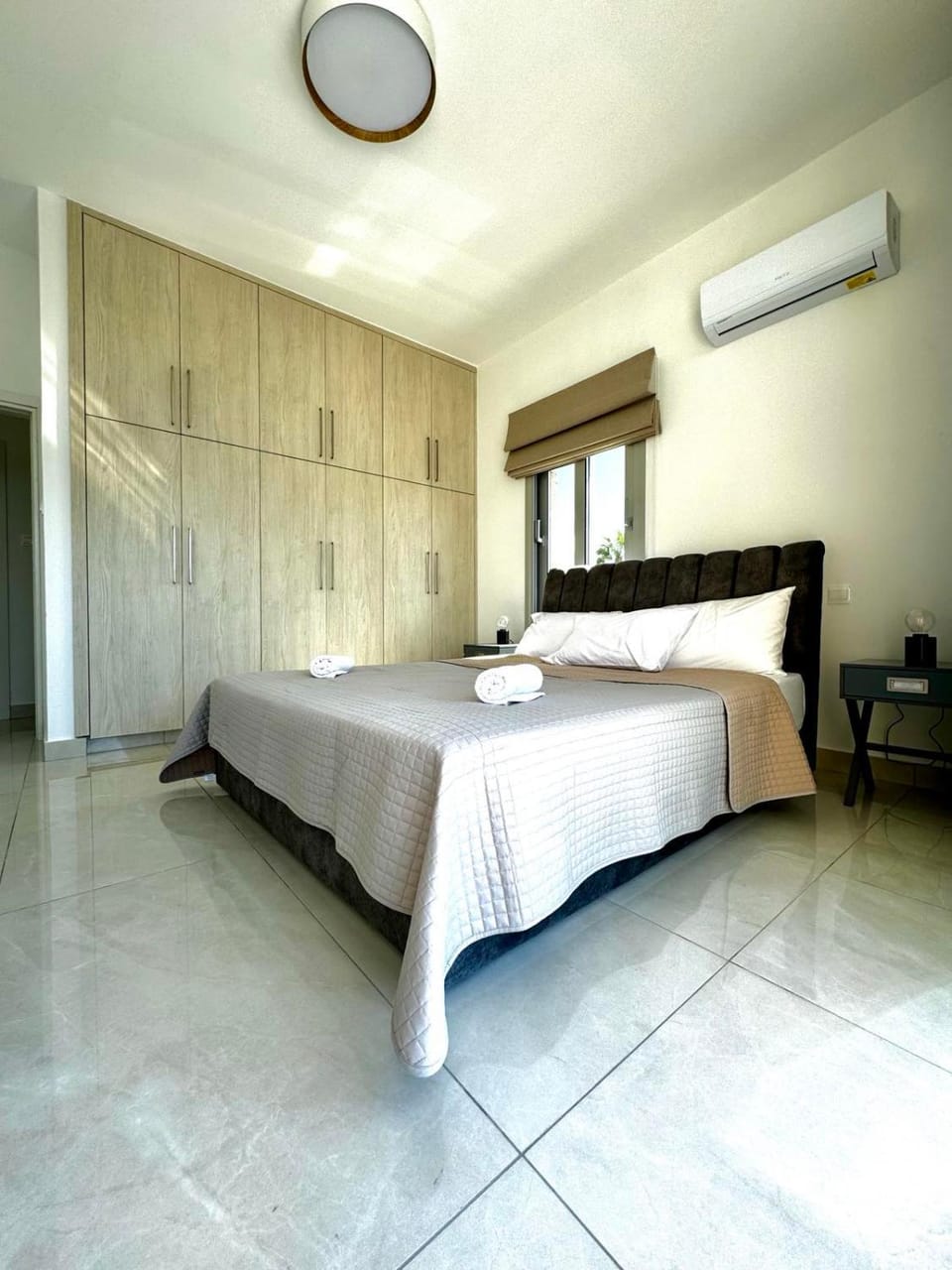 Bed, Photo of the whole room, Bedroom, wardrobe, air conditioner