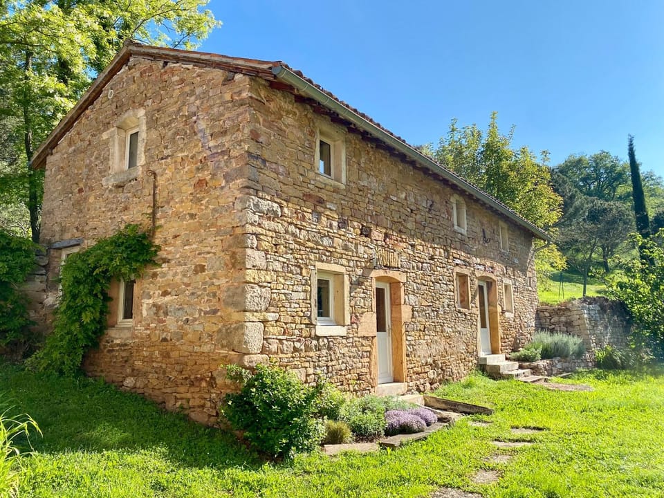 Property building, Day, Garden, Garden view