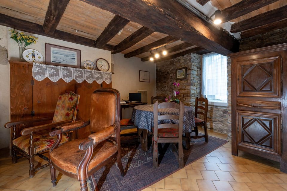 Property building, Living room