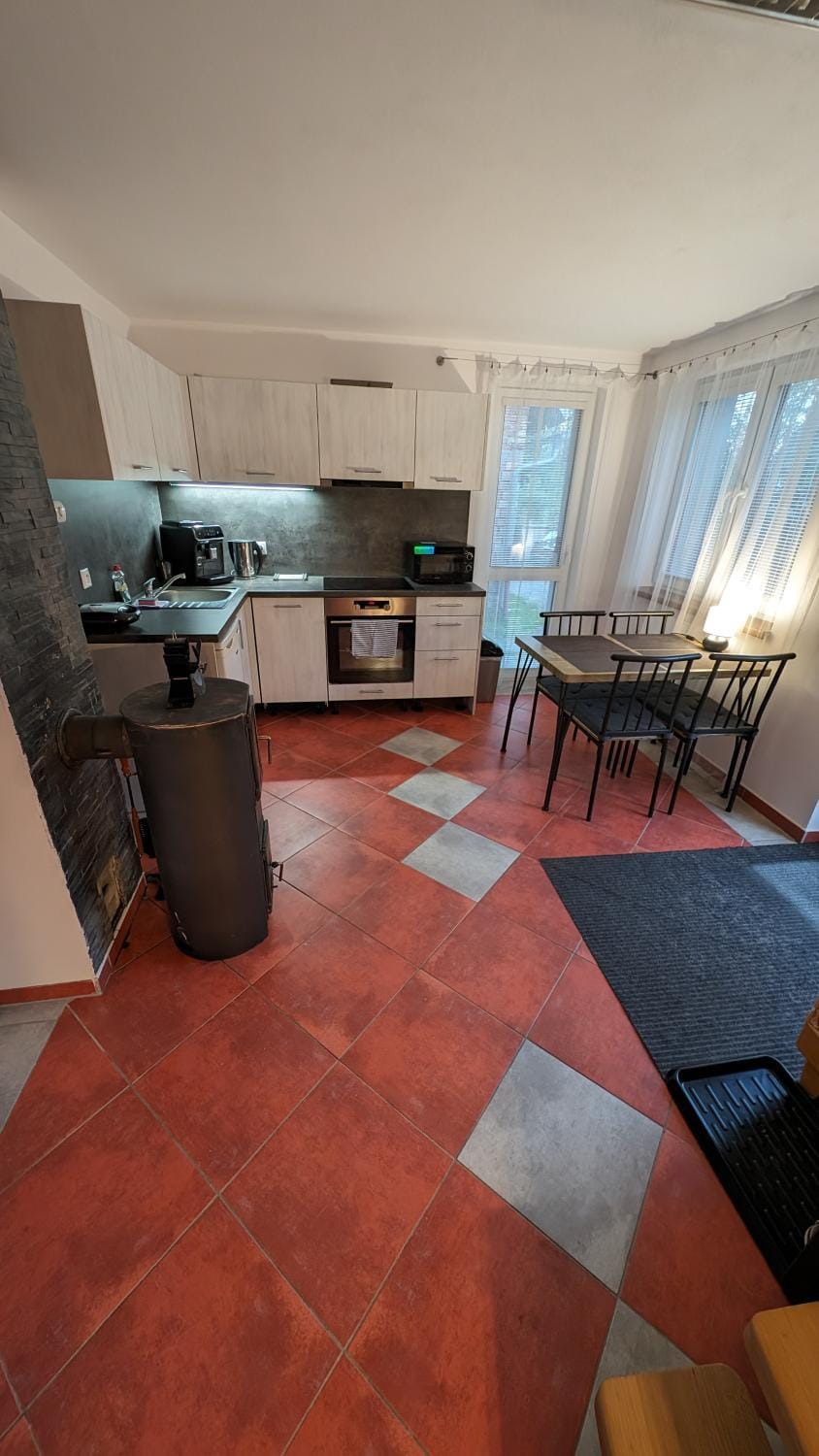 Seating area, Dining area