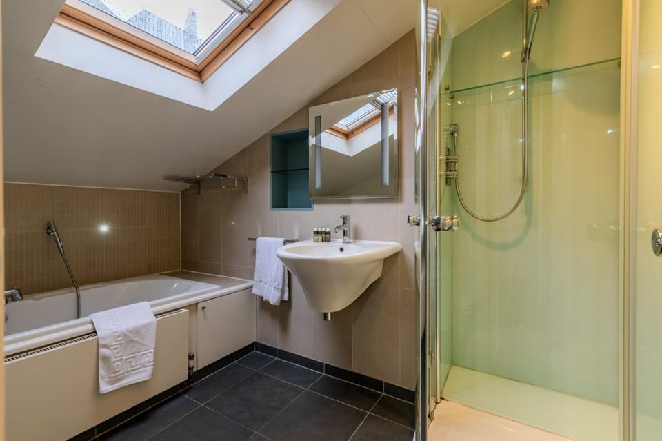 Beautiful Three Bedroom House in West London Bed and Breakfast in City of Westminster