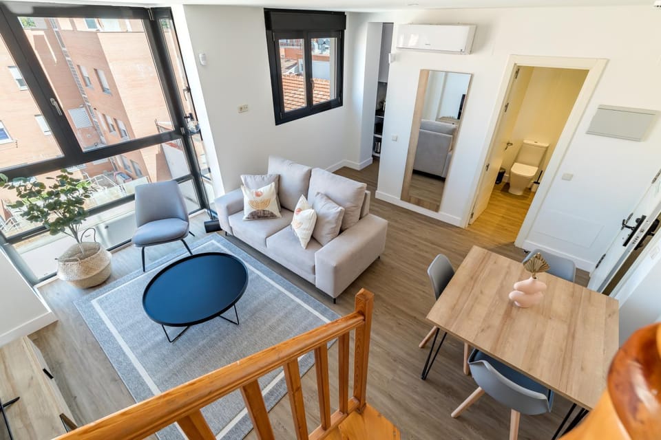 Kitchen or kitchenette, Living room, Seating area, Dining area