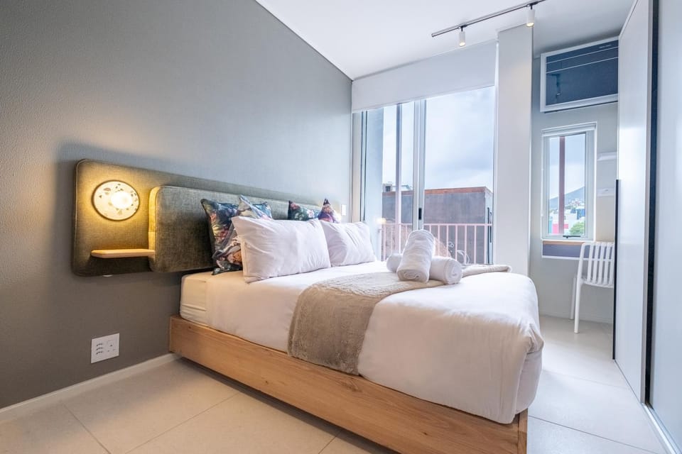 Bed, Mountain view