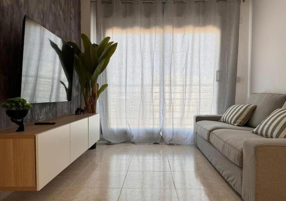 Communal lounge/ TV room, TV and multimedia, Living room