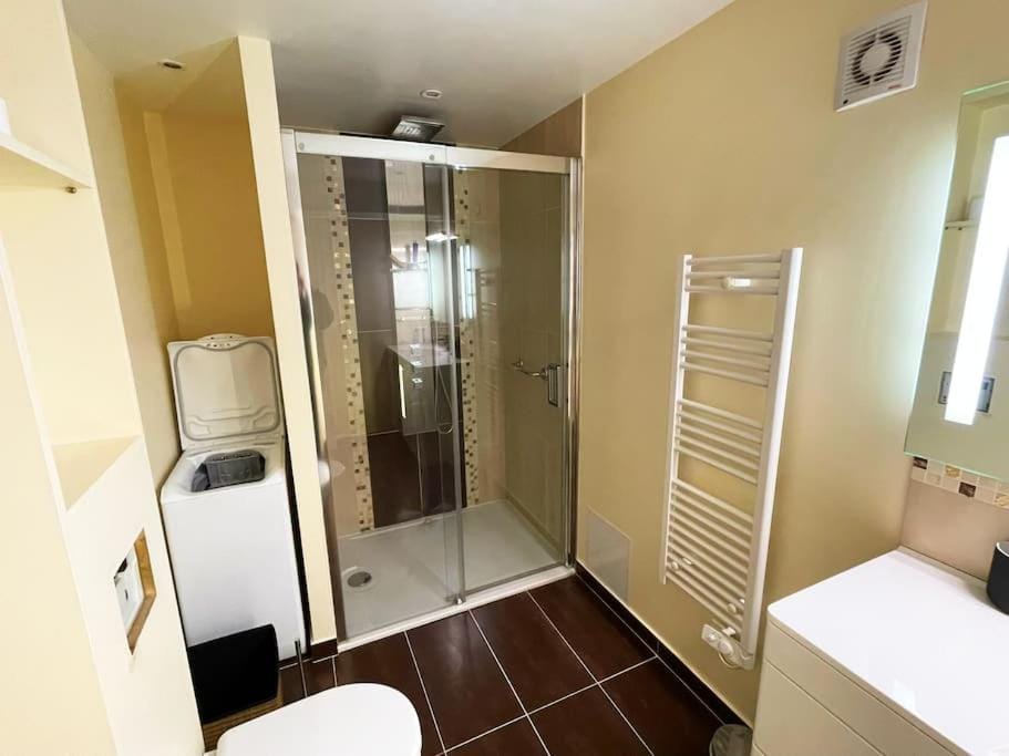 Shower, Bathroom
