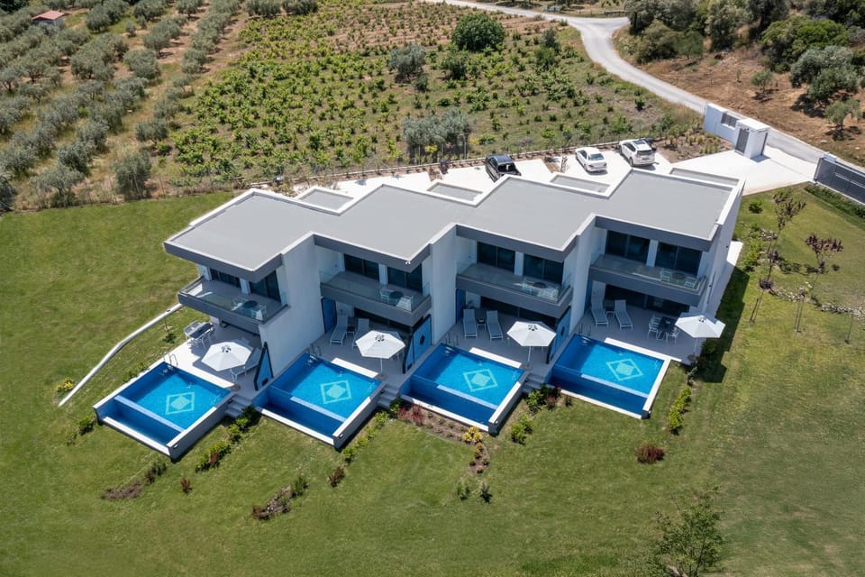 ELYSIUM VILLAS Quartet Villa in Halkidiki