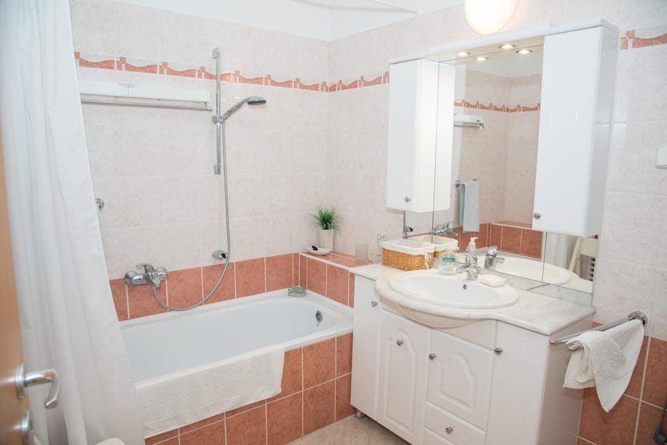 Bathroom, Bath