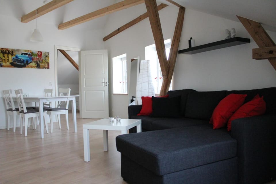 TV and multimedia, Dining area
