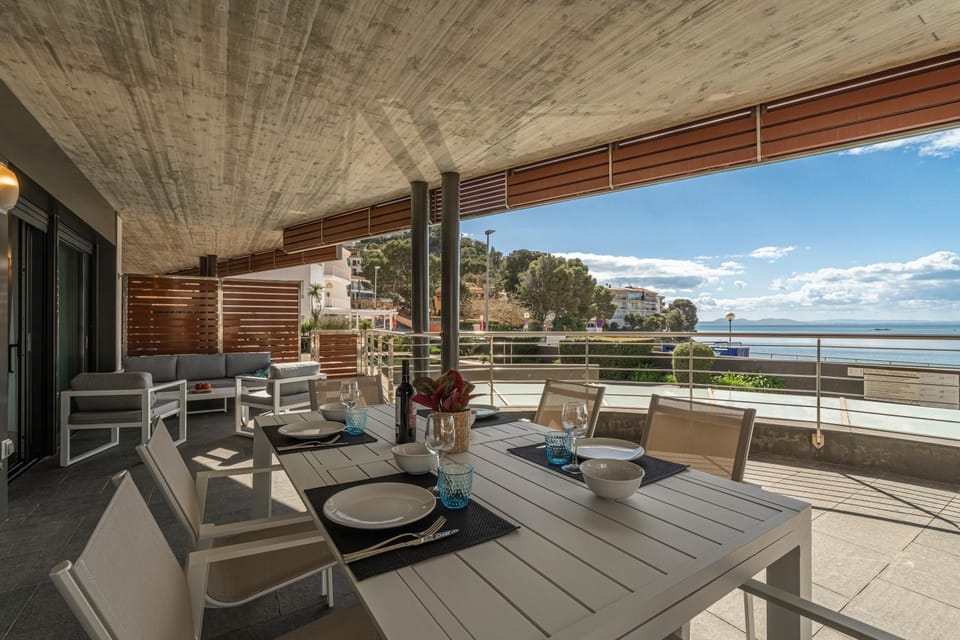 View (from property/room), Balcony/Terrace, Sea view