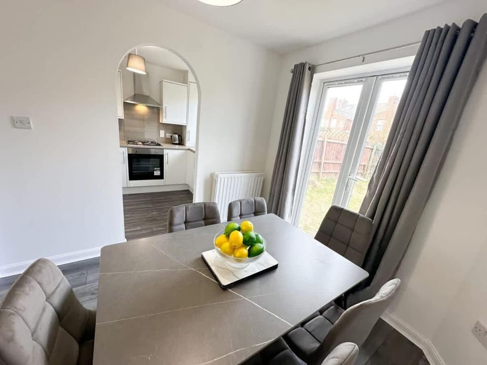 Turnstile Place by Blue Skies Stays House in Middlesbrough