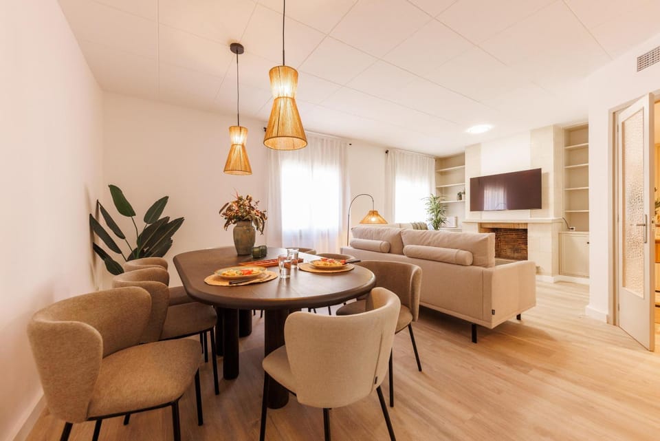 Living room, Dining area