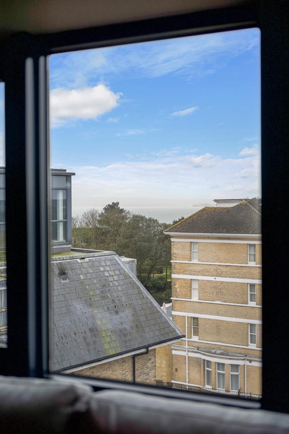 Westcliff Penthouse with Sea Views and Balcony Apartment in Bournemouth