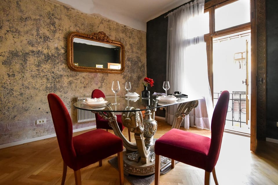 Living room, Seating area, Dining area
