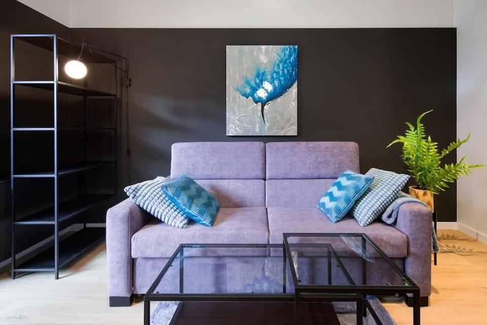 Modern apt next to train station Apartment in Krakow