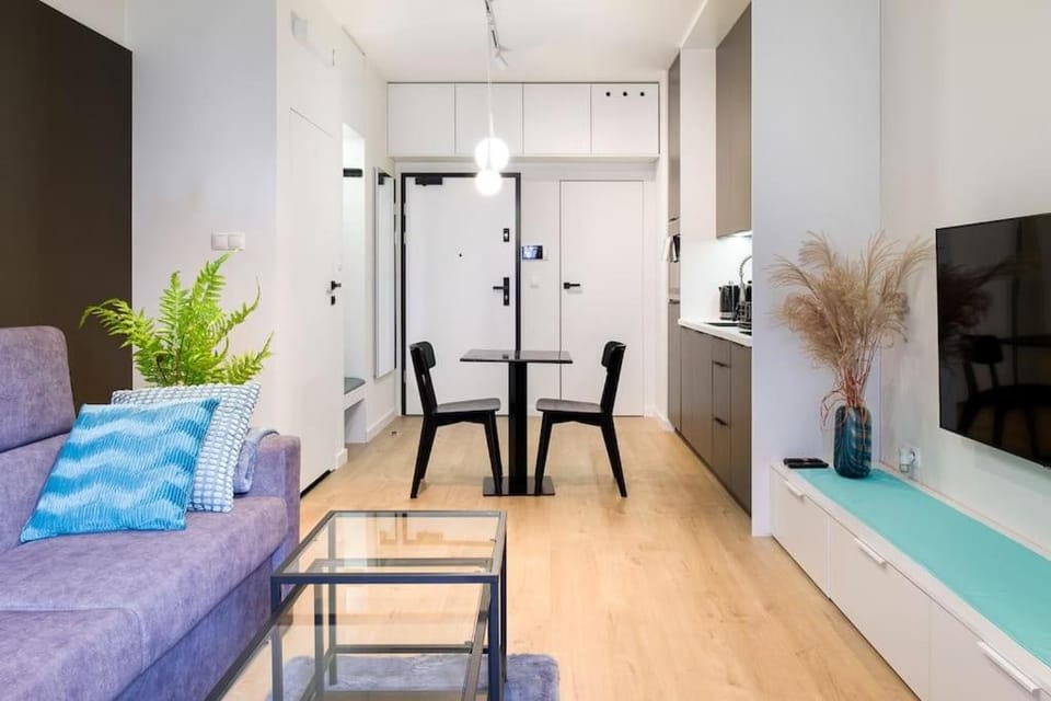 Modern apt next to train station Apartment in Krakow