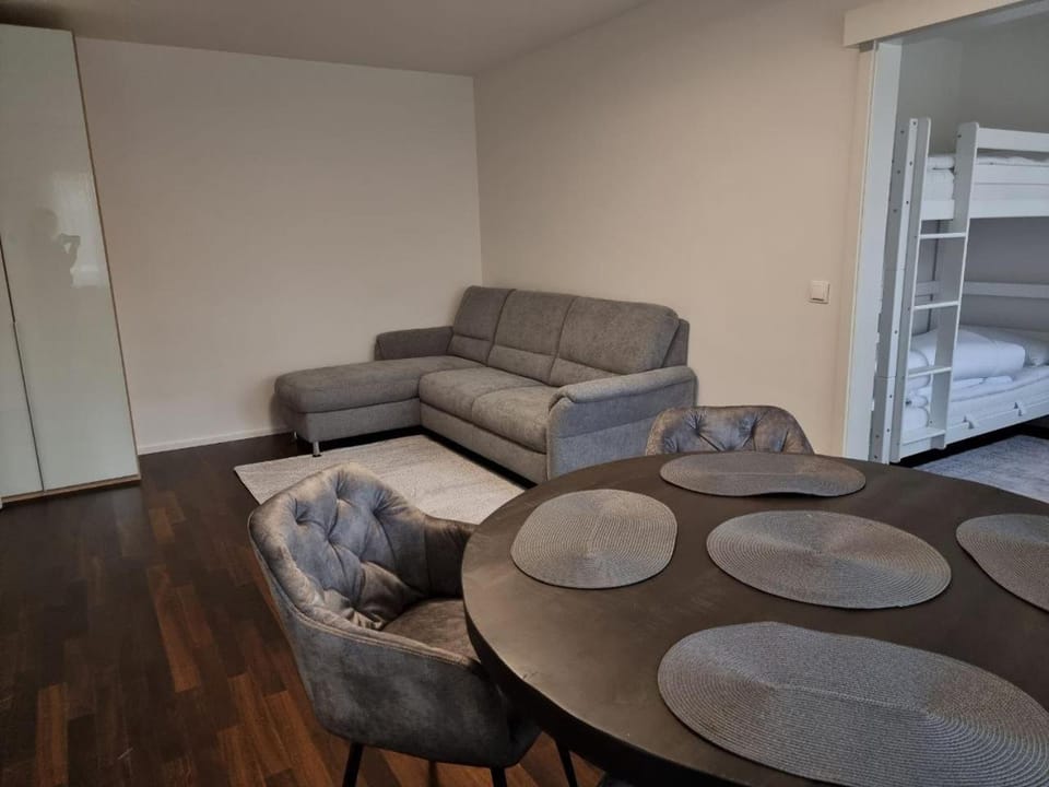 Living room, Photo of the whole room